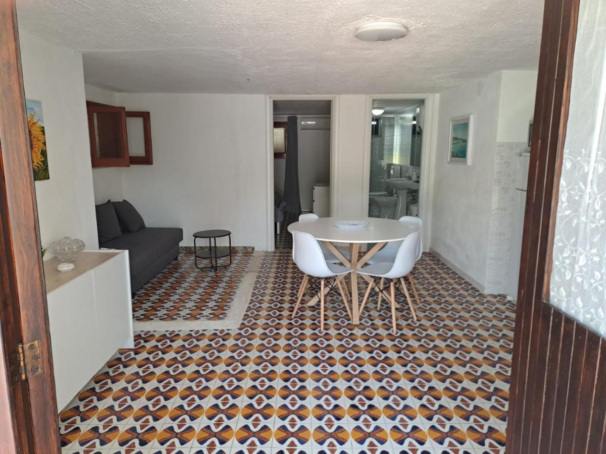 Villa Rita Apartment Фонтане Бианче Стая снимка