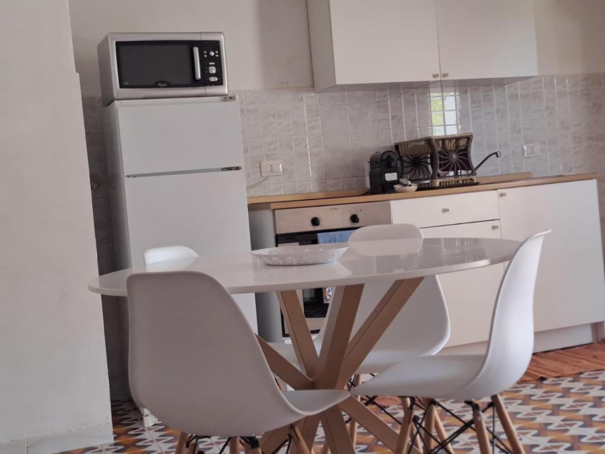 Villa Rita Apartment Фонтане Бианче Стая снимка
