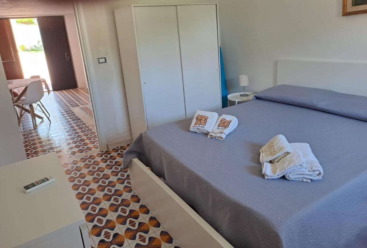 Villa Rita Apartment Фонтане Бианче Стая снимка